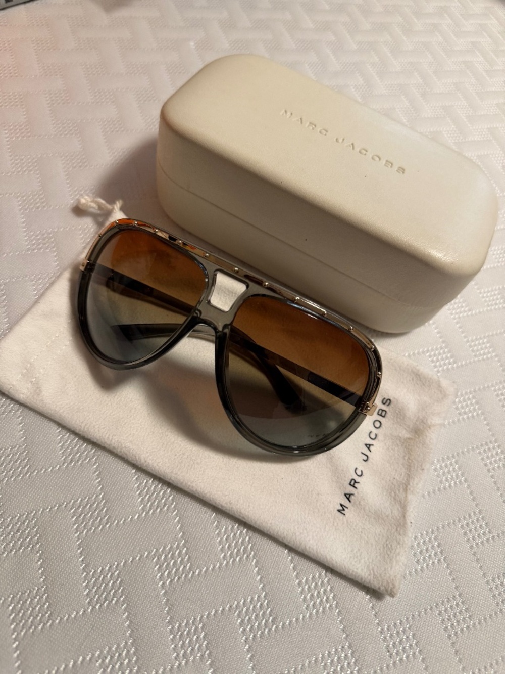 Marc Jacob’s Gradient Aviator Sunglasses, Never Worn